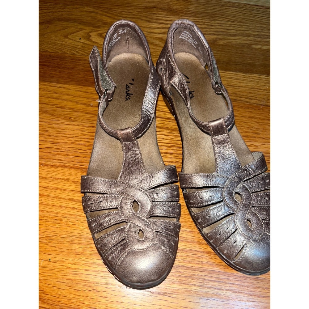 Clarks Artisan Women 7.5 M Bronze Metallic Leather Wedge Sandals 26055658